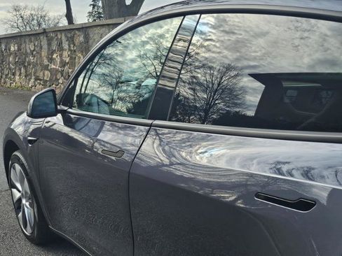 Used 2023 Tesla Model Y Long Range image 23