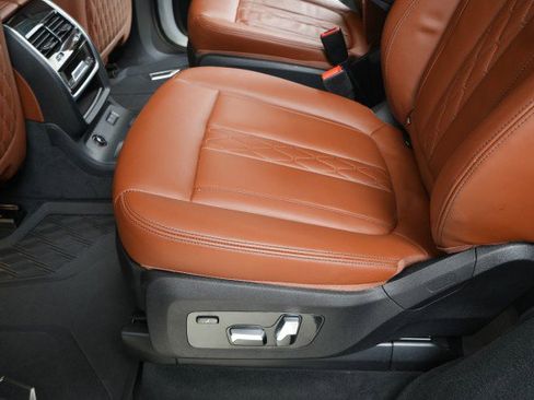 Used 2023 BMW X7 M60i w/ Executive Package image 68