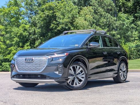 Used 2025 Audi Q4 e-tron Premium Plus w/ Premium Plus RWD image 4