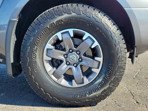 Used 2018 Nissan Frontier PRO-4X image 5