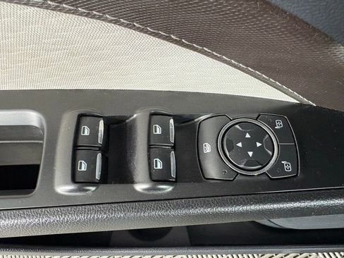 Used 2020 Ford Fusion SE w/ Equipment Group 151A FWD image 18