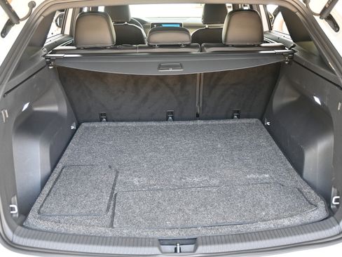 Used 2024 Volkswagen Atlas Cross Sport SEL R-Line image 19