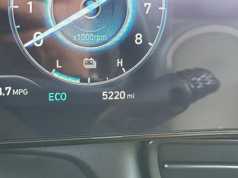 Used 2025 Hyundai Elantra Limited FWD image 34