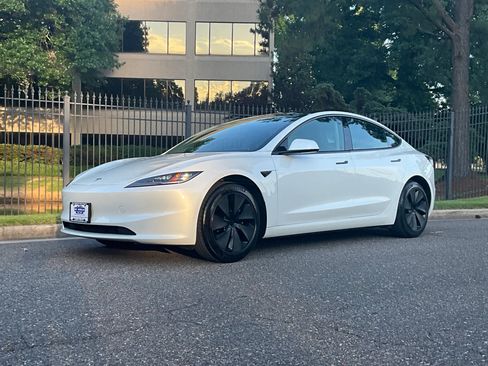 Used 2025 Tesla Model 3 RWD image 1