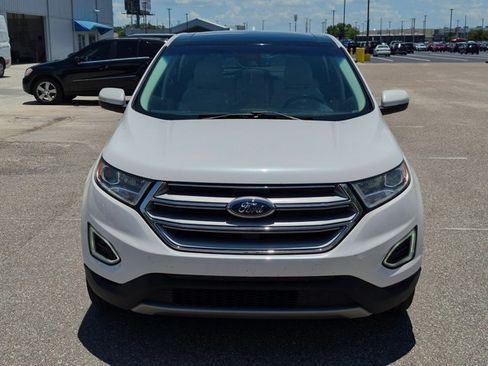 Used 2018 Ford Edge Titanium w/ Equipment Group 301A FWD image 2