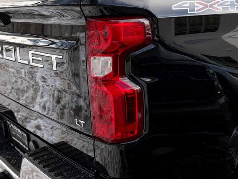 Used 2023 Chevrolet Silverado 1500 LT image 38
