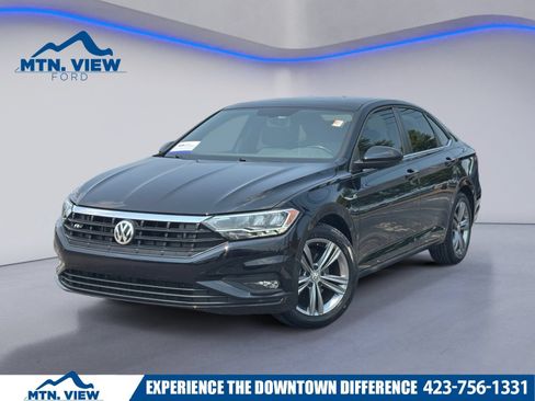 Used 2021 Volkswagen Jetta R-Line FWD image 1