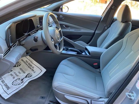 Used 2021 Hyundai Elantra SEL FWD image 35