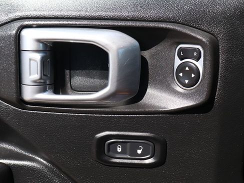 Used 2020 Jeep Wrangler Unlimited Rubicon AWD/4WD image 16