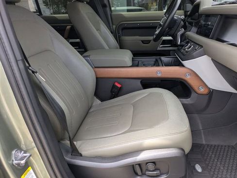 Used 2020 Land Rover Defender 110 SE image 31