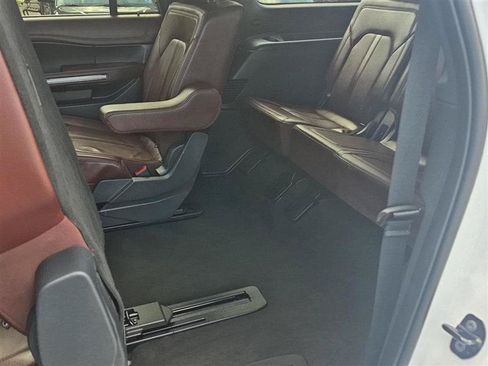 Used 2024 Ford Expedition Max Limited AWD/4WD image 37