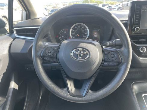 Used 2022 Toyota Corolla LE image 11