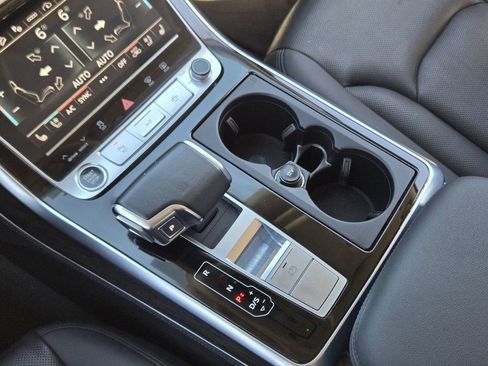 Used 2023 Audi Q7 3.0T Prestige image 25