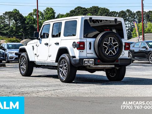 Used 2025 Jeep Wrangler Unlimited Sahara AWD/4WD image 7