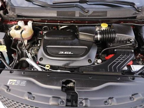 Used 2017 Chrysler Pacifica Touring-L Plus w/ Tire & Wheel Group image 29