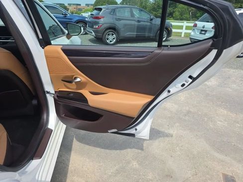 Used 2019 Lexus ES 350 w/ Premium Package FWD image 45