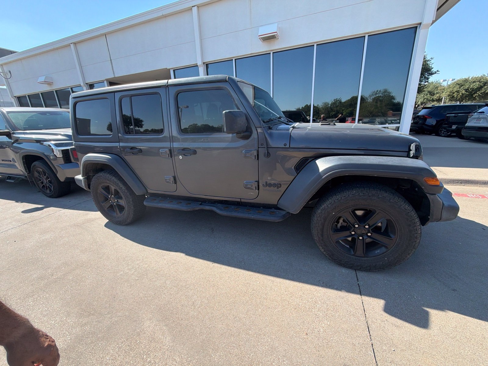 Used 2019 Jeep Wrangler Unlimited Sport AWD/4WD image 4