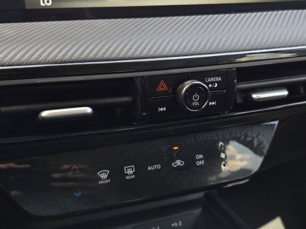 Certified 2025 Nissan Kicks SR AWD/4WD image 20