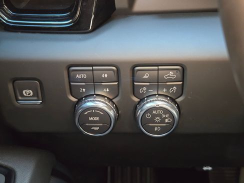 Certified 2024 GMC Sierra 1500 AT4 w/ Technology Package image 26