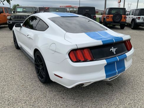 Used 2016 Ford Mustang Coupe RWD image 8