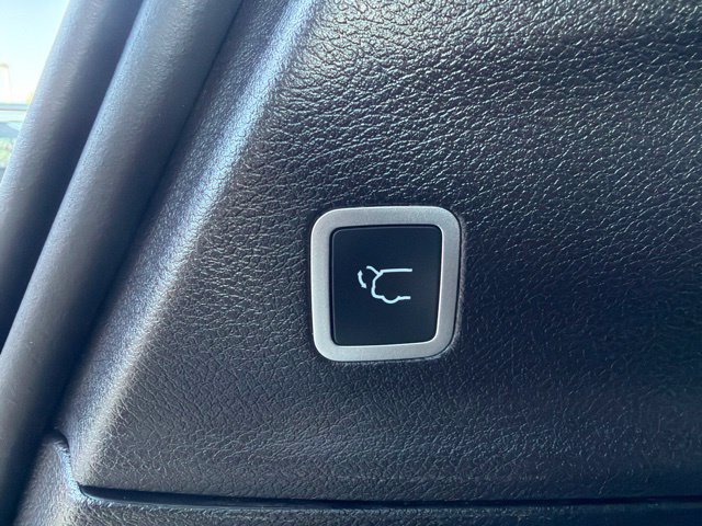 Used 2026 Chrysler Pacifica Select FWD image 12
