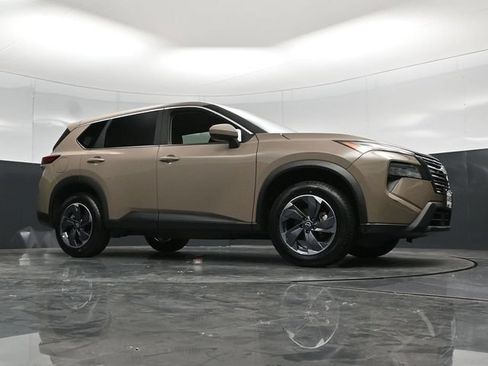 Used 2025 Nissan Rogue SV FWD image 54