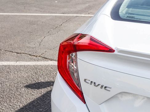 Used 2020 Honda Civic EX image 8