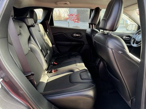 Used 2020 Jeep Cherokee Trailhawk w/ Cold Weather Group image 8