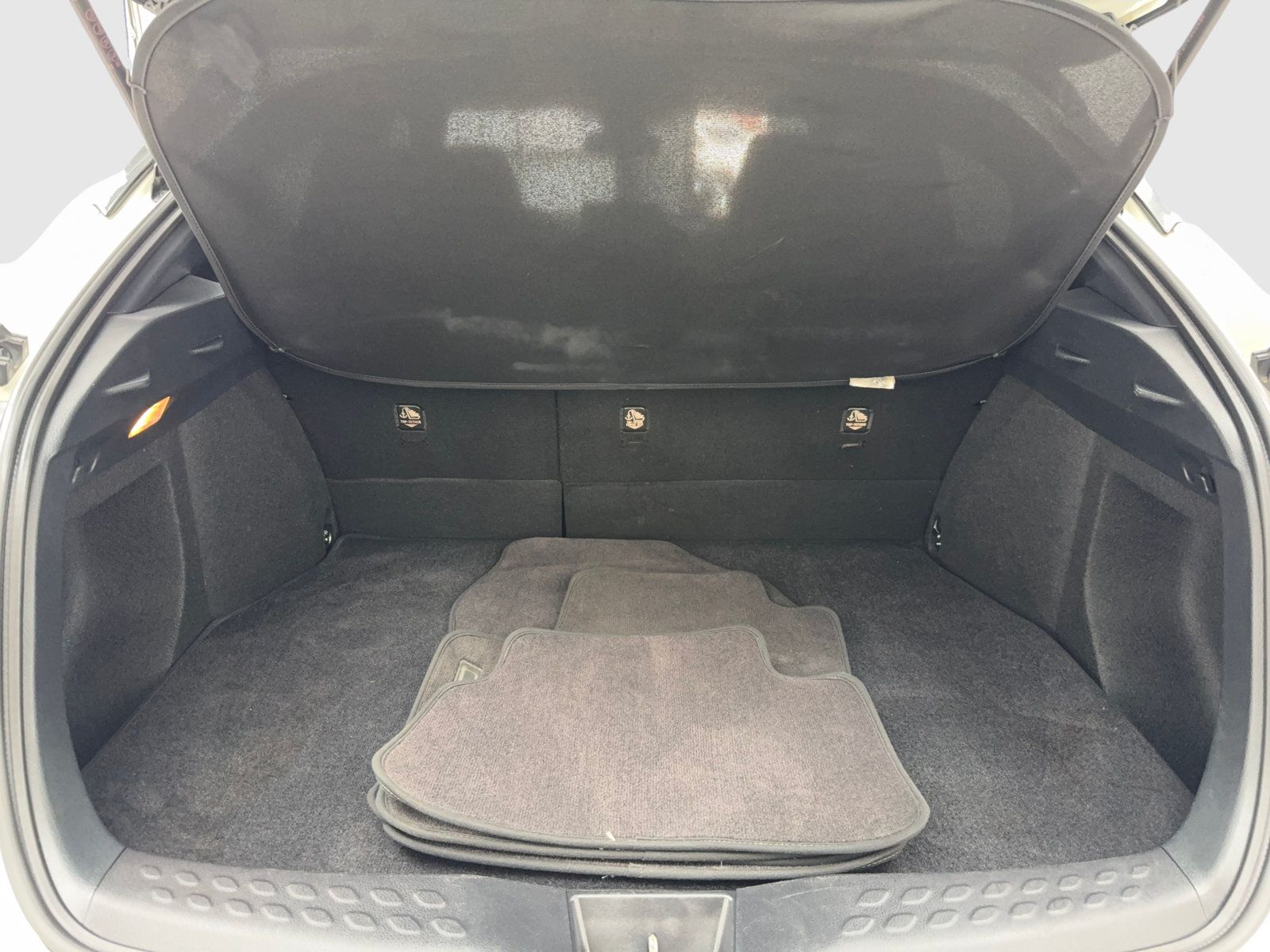 Used 2020 Toyota C-HR XLE FWD image 46