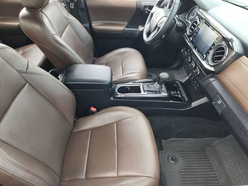 Used 2020 Toyota Tacoma Limited AWD/4WD image 11