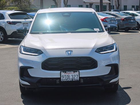 Used 2025 Honda HR-V Sport image 2