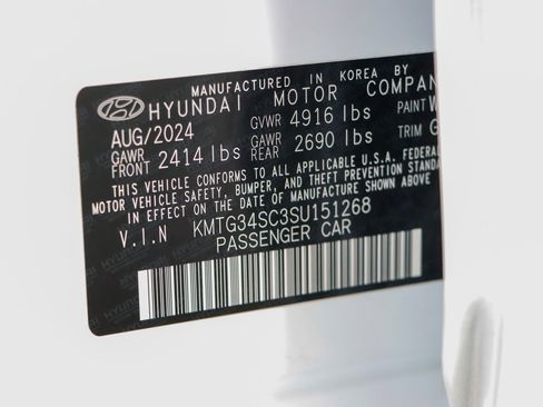 Used 2025 Genesis G70 2.5T AWD/4WD image 31