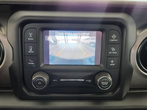 Used 2021 Jeep Gladiator Sport AWD/4WD image 6
