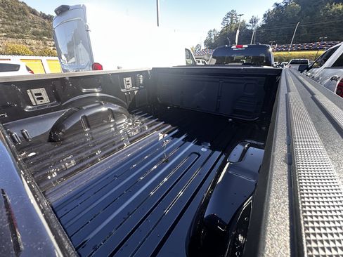 New 2025 Ford F150 XLT image 14