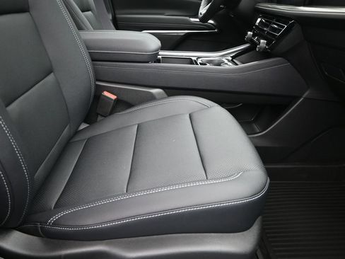 New 2026 Chevrolet Traverse LT w/ Sun and Wheel Package FWD image 25