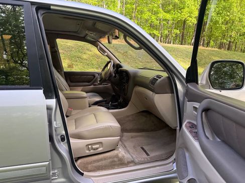 Used 2001 Toyota Land Cruiser AWD/4WD image 33
