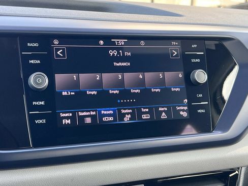 Certified 2022 Volkswagen Taos SE image 12