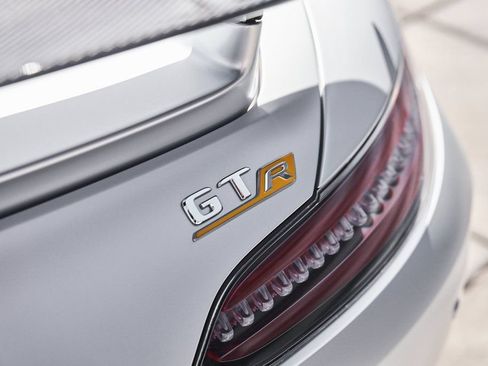 Used 2020 Mercedes-Benz AMG GT R image 21