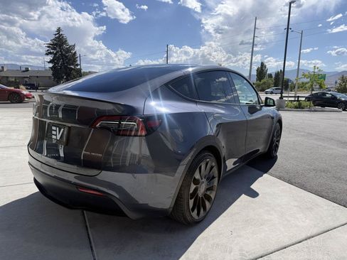 Used 2022 Tesla Model Y Performance AWD/4WD image 8