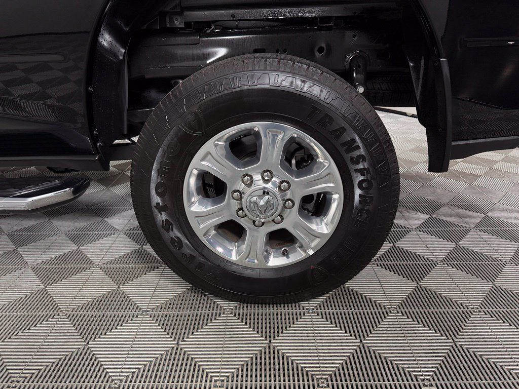 Used 2026 RAM 2500 Big Horn AWD/4WD image 9