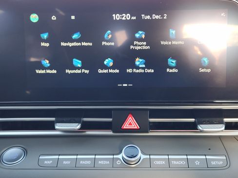 Used 2024 Hyundai Elantra SEL image 17