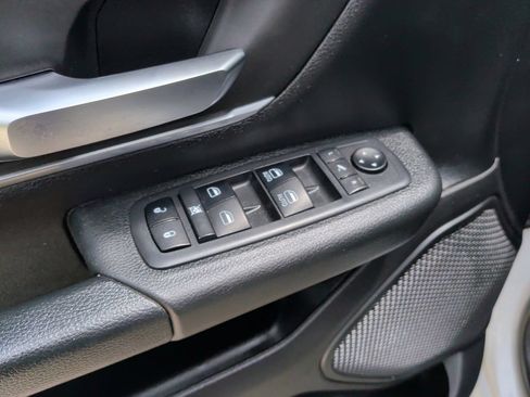 Used 2019 RAM 1500 Big Horn RWD image 11