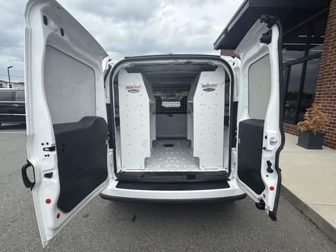 Used 2022 RAM ProMaster City Tradesman FWD image 12