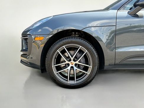 Used 2024 Porsche Macan w/ Premium Plus Package AWD/4WD image 33