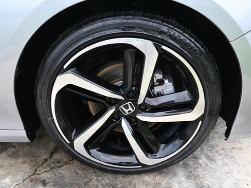 Used 2018 Honda Accord Sport image 11