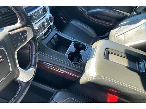 Used 2018 GMC Yukon SLT image 19
