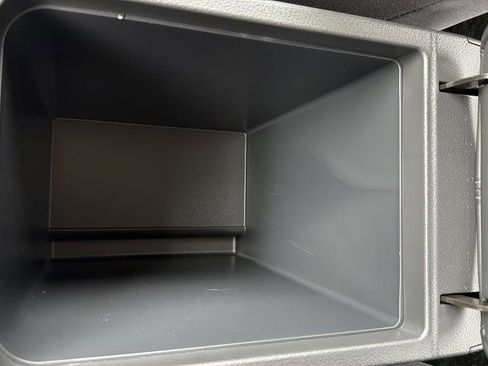 Certified 2025 Nissan Sentra SV FWD image 22