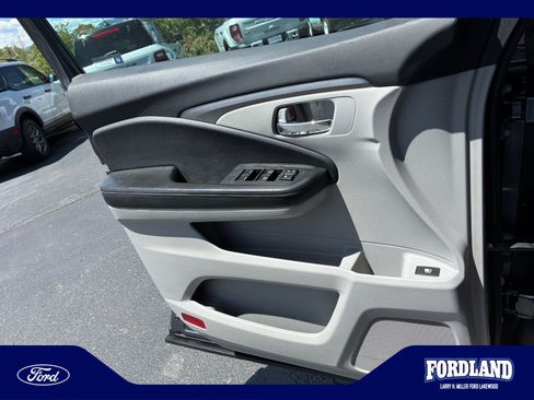 Used 2017 Honda Pilot EX image 13