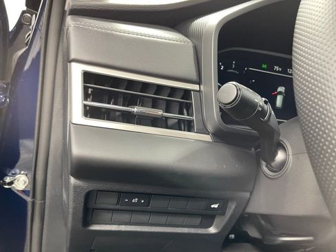 New 2025 Mitsubishi Outlander SE image 7