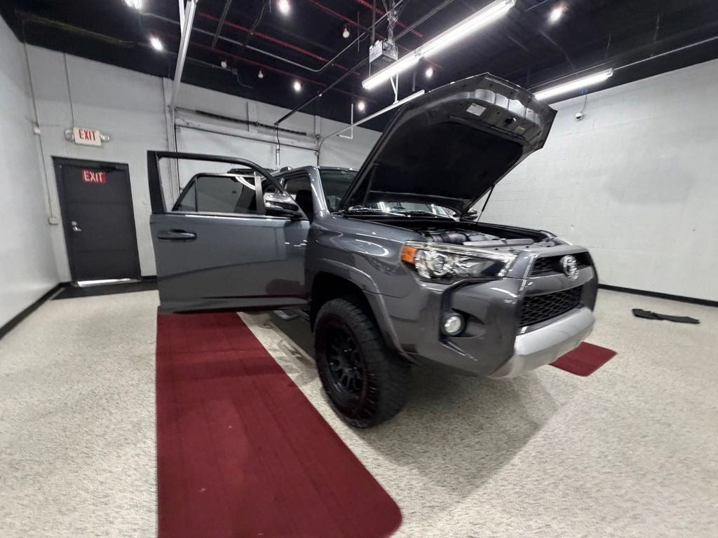 Used 2018 Toyota 4Runner TRD Off-Road Premium AWD/4WD image 59